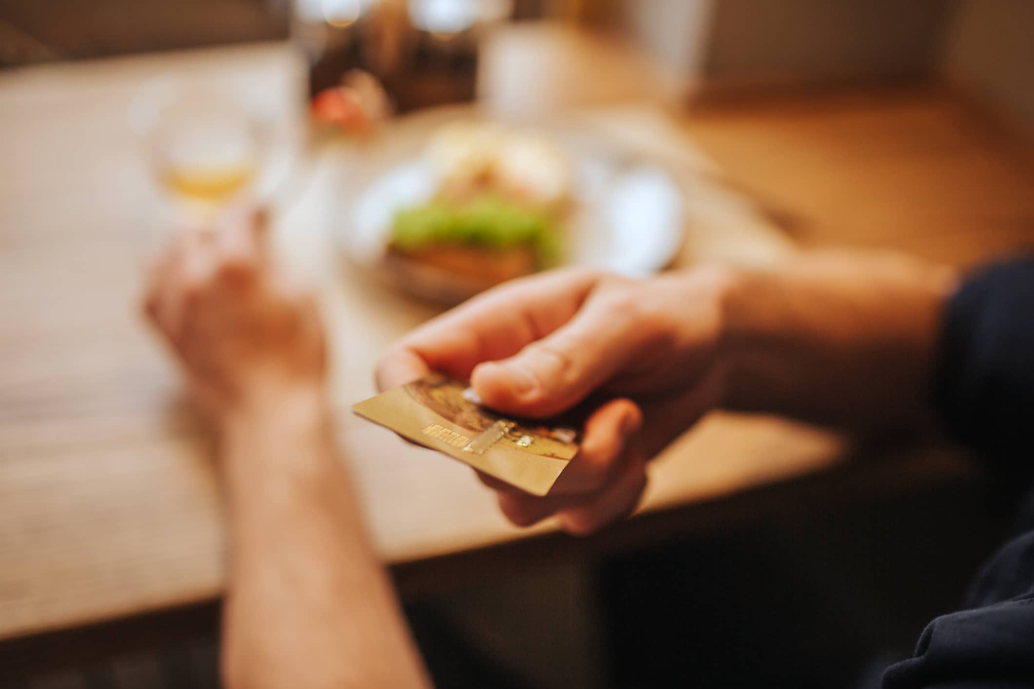 using credit card to buy dinner